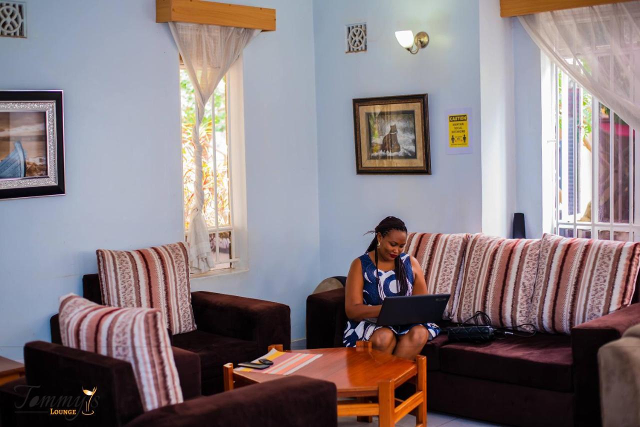 Tommy'S Airport Lounge Hotell Syokimau Eksteriør bilde